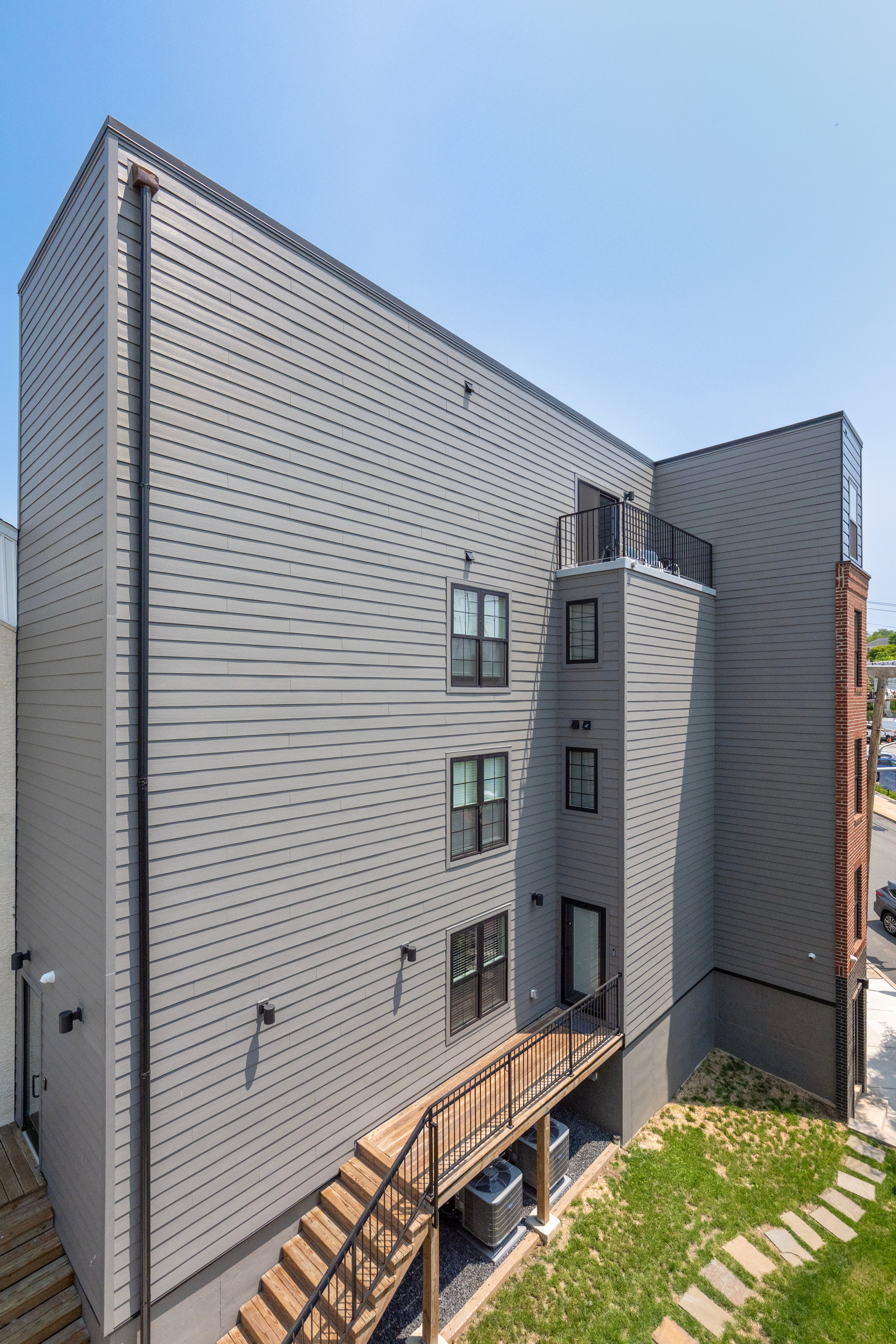 106 Leverington Ave_07