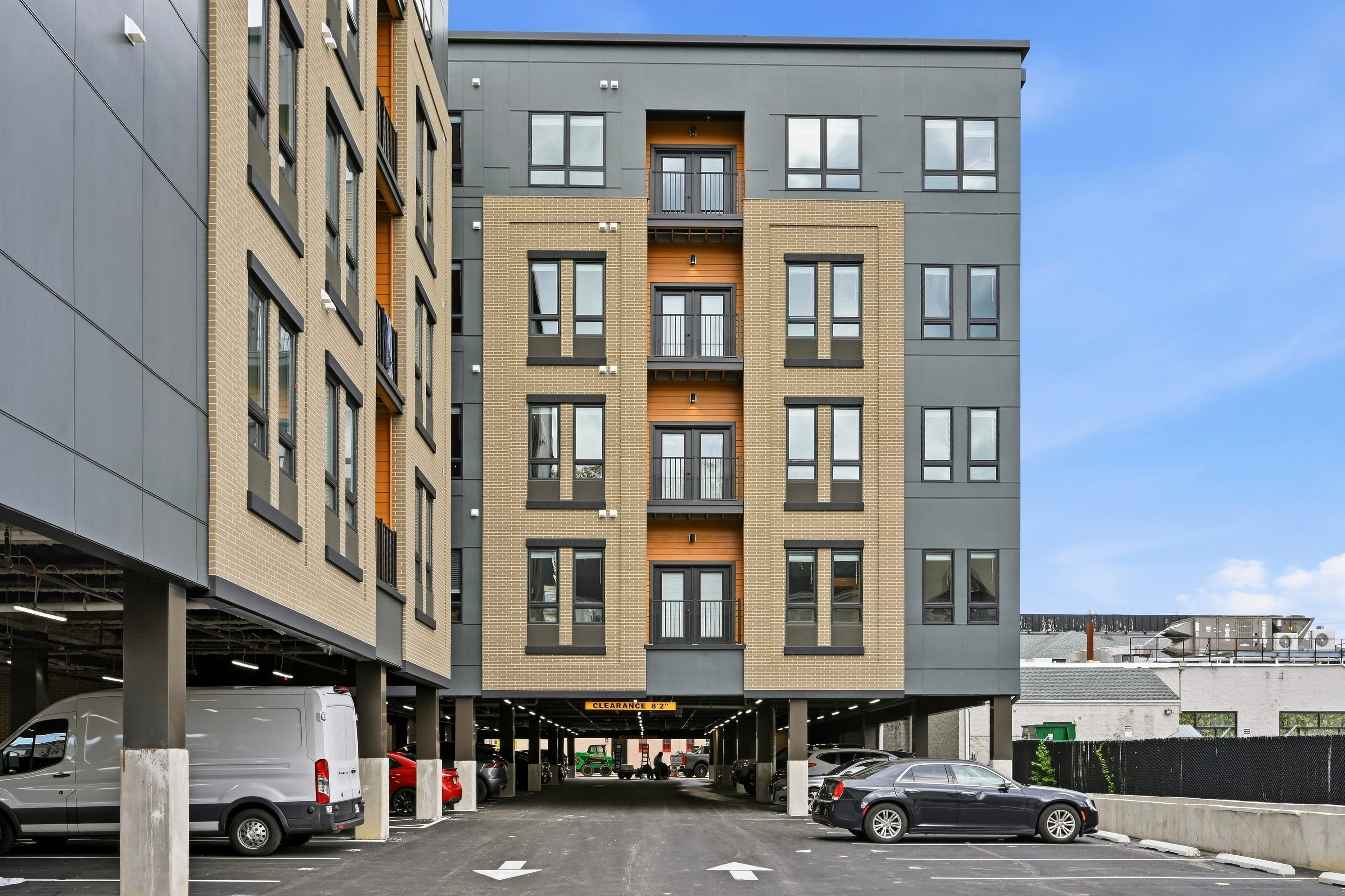 18-141 E Main St_18