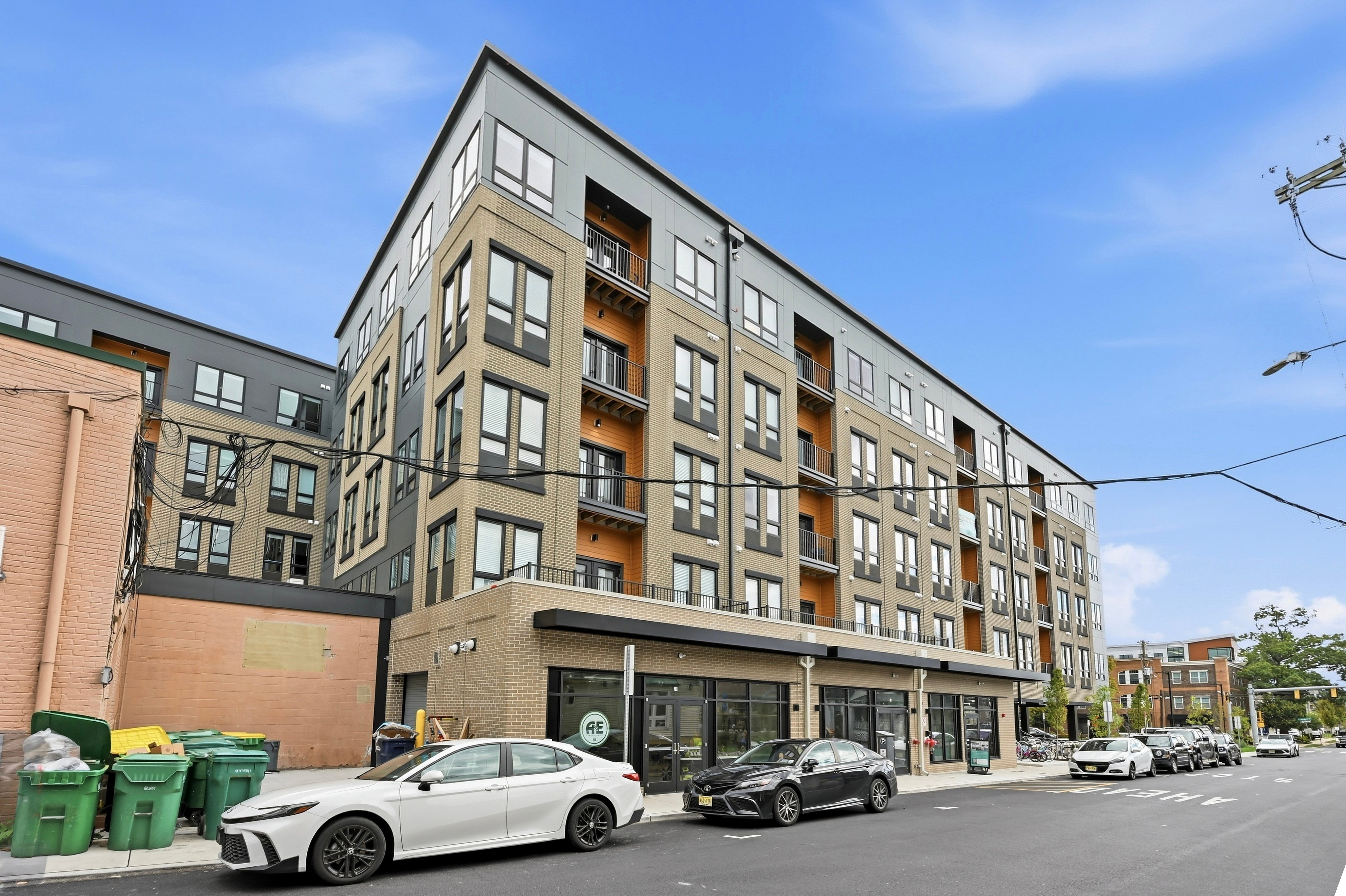 19-141 E Main St_19