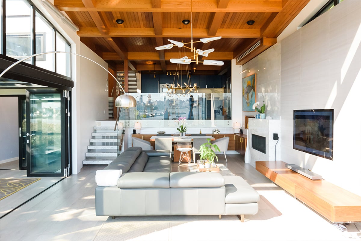 6 Shore Road living space overlooking the Hudson River