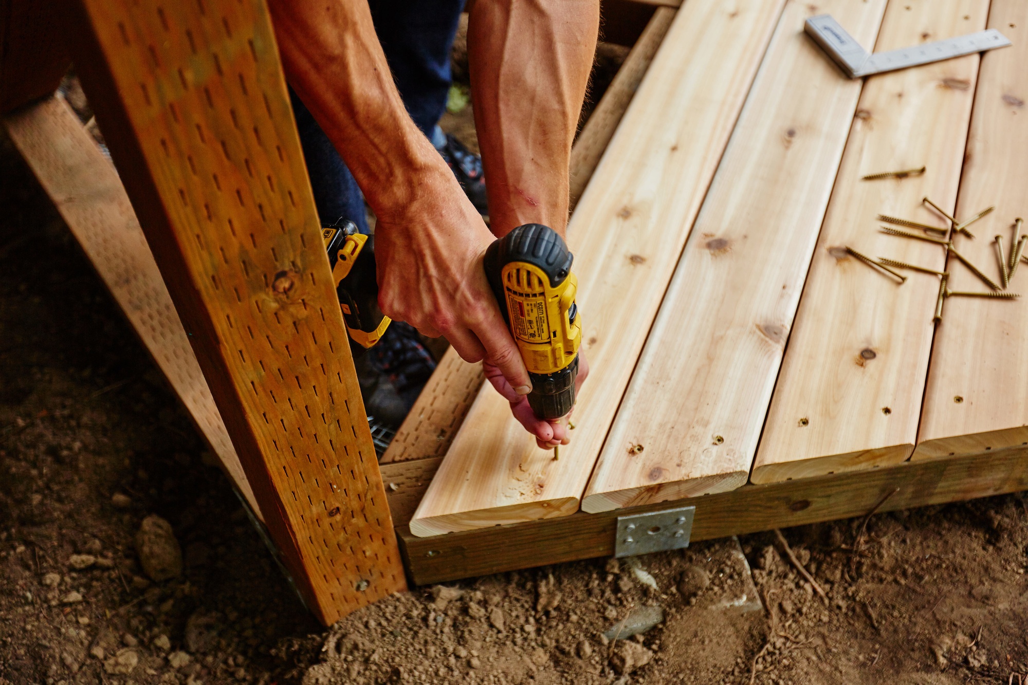 how to build a ground level deck